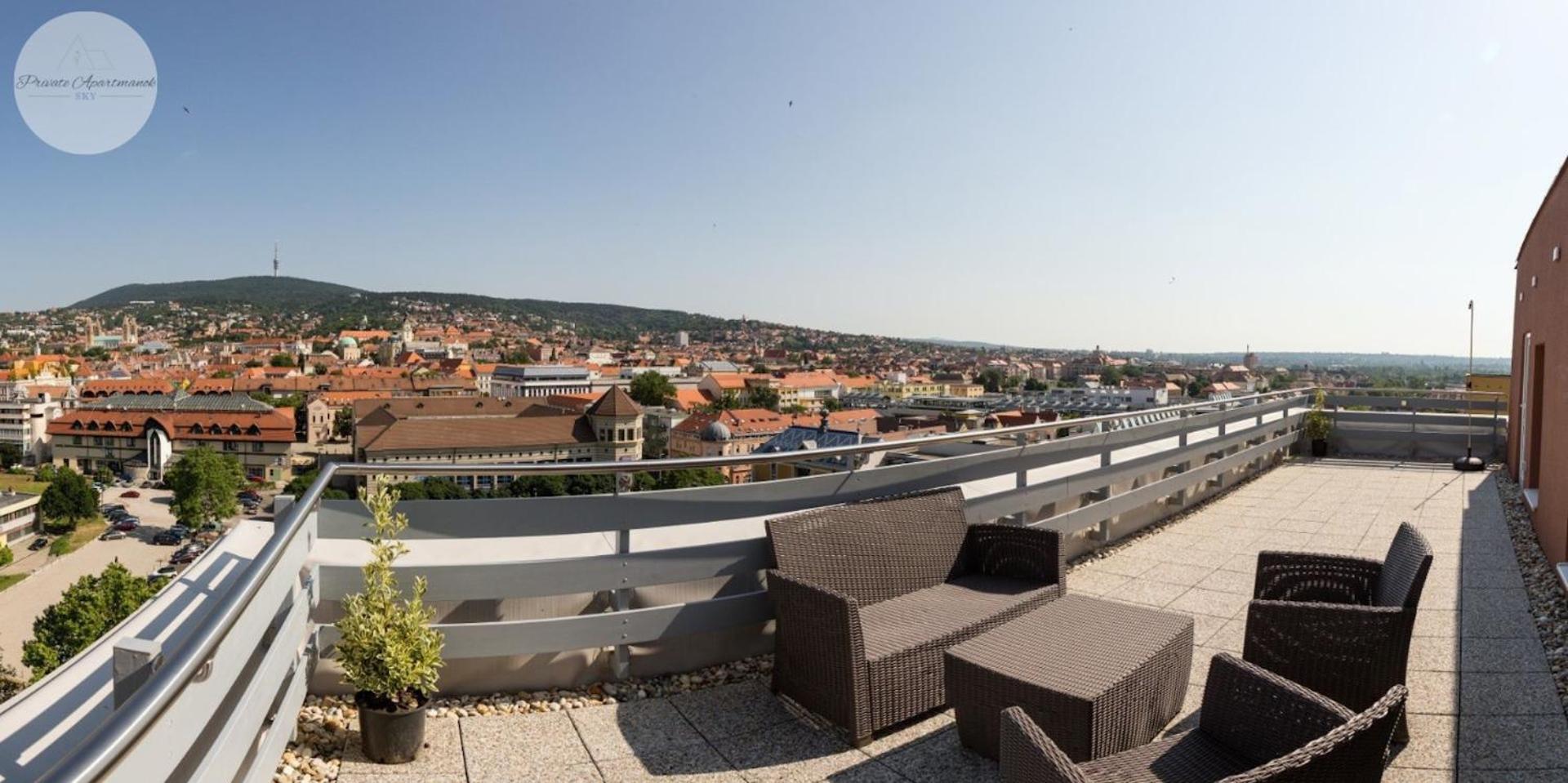 Sky Panorama Apartman Pecs Exterior photo
